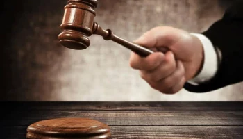 Как суд не помог: Акимов стал жертвой инфоатаки